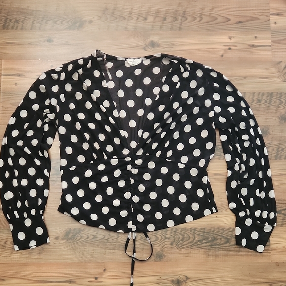 ♻️Ember Sheer Polka Dot Ruched Front Top Size XL - Picture 1 of 6